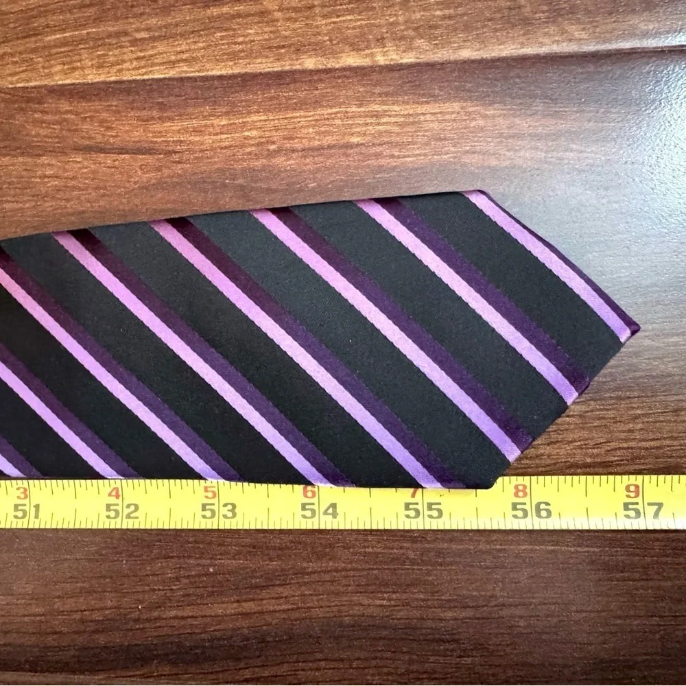 ❄️END of SEASON SALE❄️BERGAMO New York Sophisticated Black and Purple Repp Tie